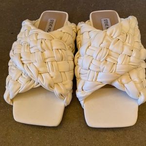 Steve Madden Womens Marina Off White Sandals Size 6 brand new without box